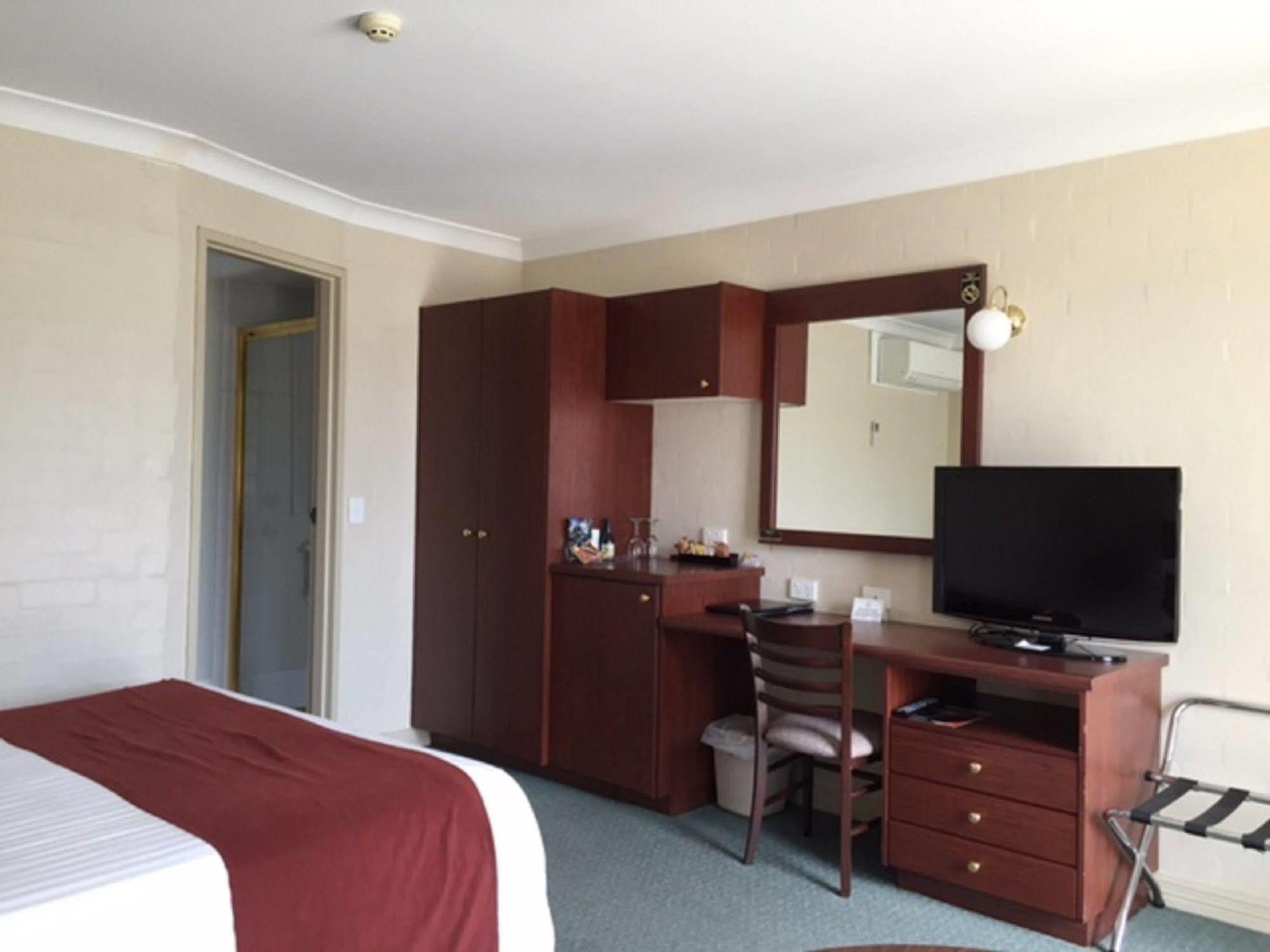 Town Square Motel ออเรนจ์ ภายนอก รูปภาพ